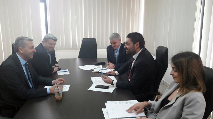 &Sigma;&Upsilon;&Nu;&Alpha;&Nu;&Tau;&Eta;&Sigma;&Eta; &Pi;&Epsilon;&Tau;&Rho;&Iota;&Delta;&Eta;&Sigma;-&Lambda;&Iota;&Lambda;&Lambda;&Eta;&Kappa;&Alpha;&Sigma;