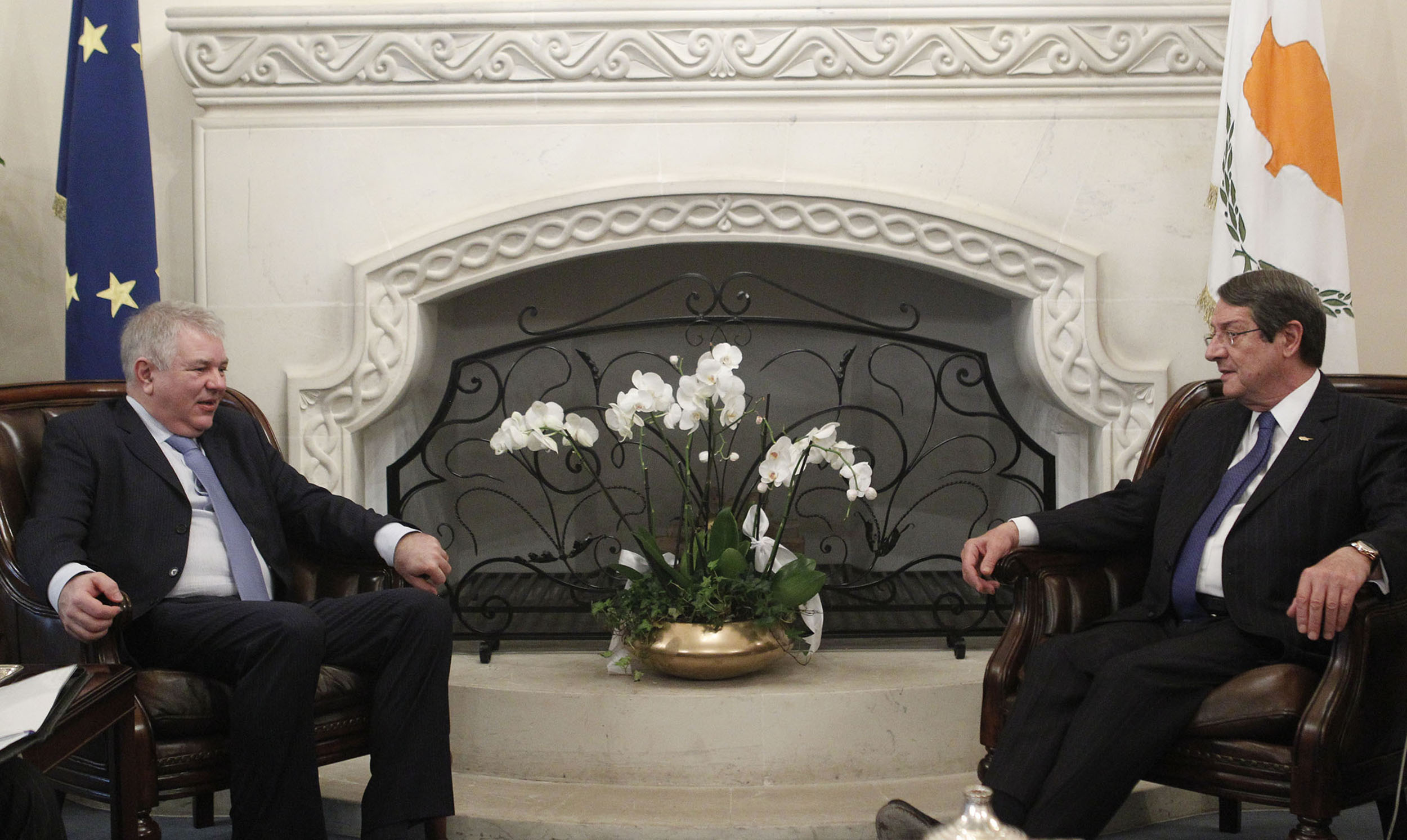 &Rho;&Omega;&Sigma;&Omicron;&Sigma; &Upsilon;&Phi; &Epsilon;&Xi;