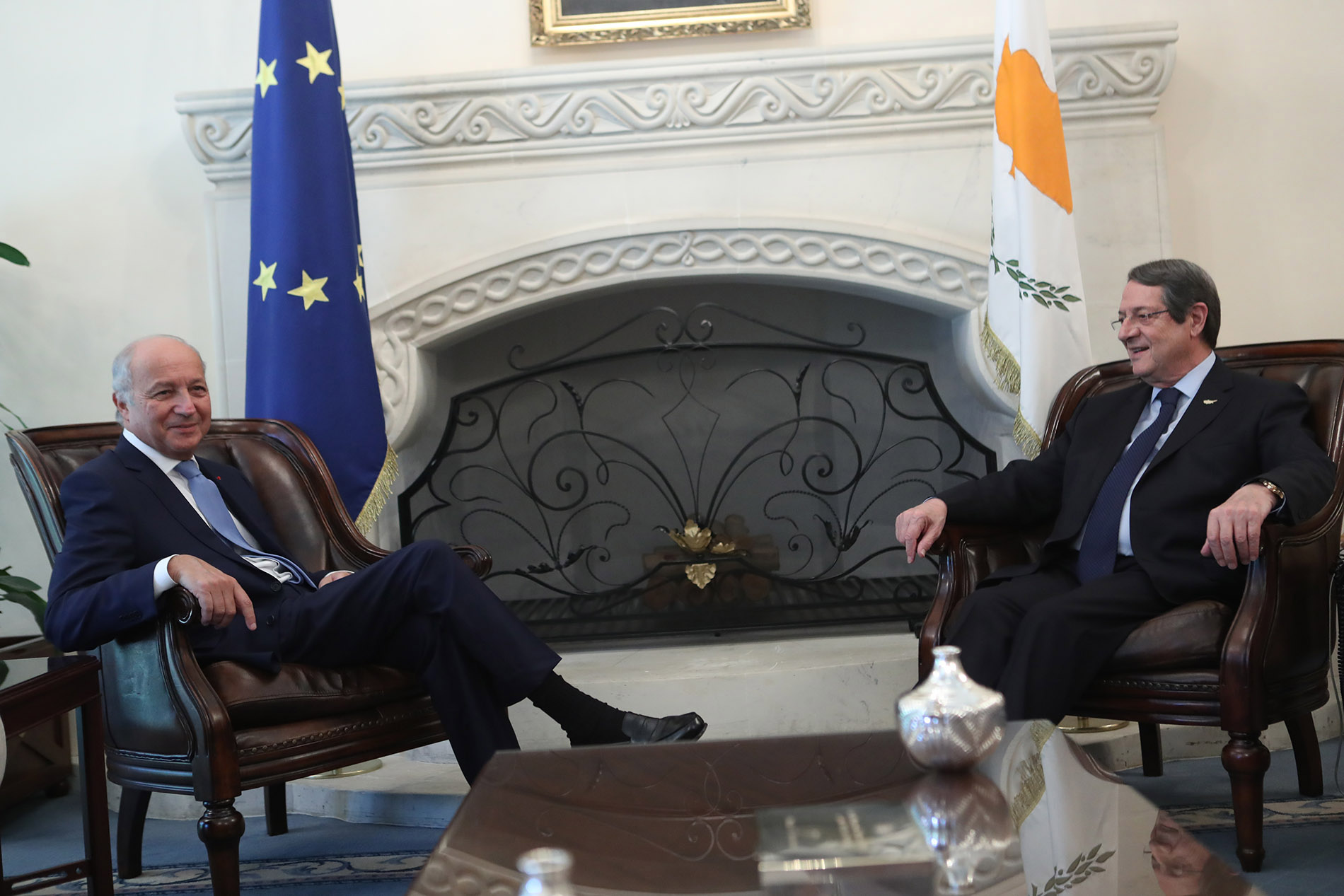 &Alpha;&Nu;&Alpha;&Sigma;&Tau;&Alpha;&Sigma;&Iota;&Alpha;&Delta;&Eta;&Sigma;-&Phi;&Alpha;&Mu;&Pi;&Iota;&Omicron;&Upsilon;&Sigma;