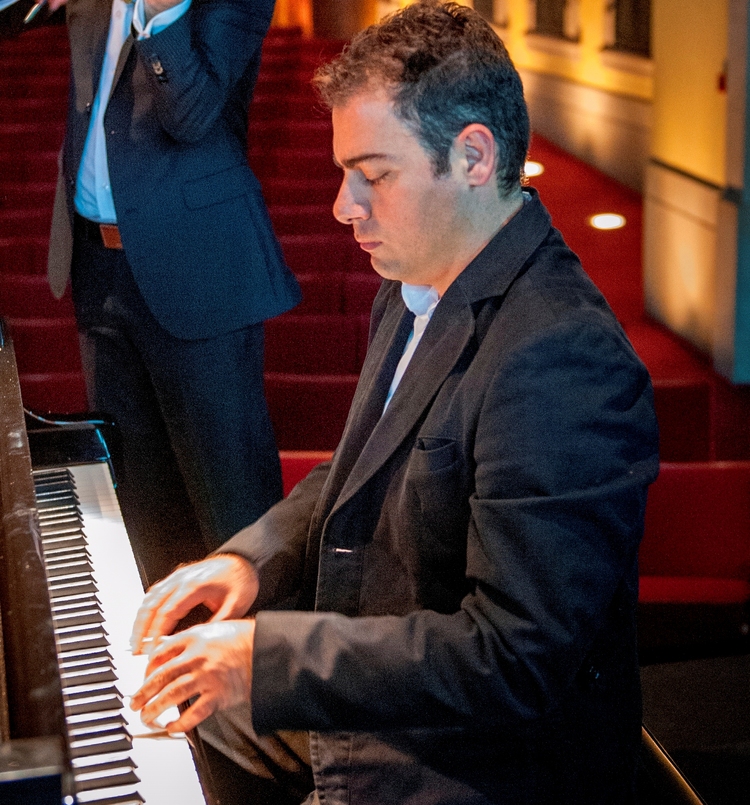  &Mu;&alpha;&nu;ώ&lambda;&eta;&sigmaf; &Nu;&epsilon;&omicron;&phi;ύ&tau;&omicron;&upsilon;