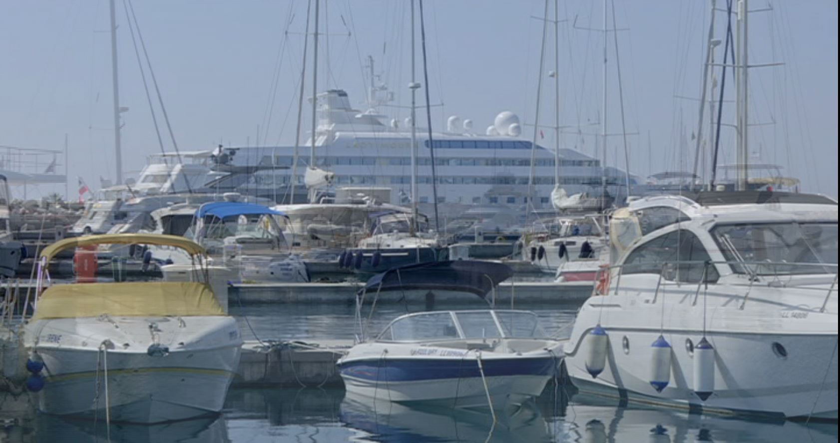 Στο λιμάνι της Λεμεσού αγκυροβόλησε το υπερπολυτελές Lady Moura (ΒΙΝΤΕΟ)