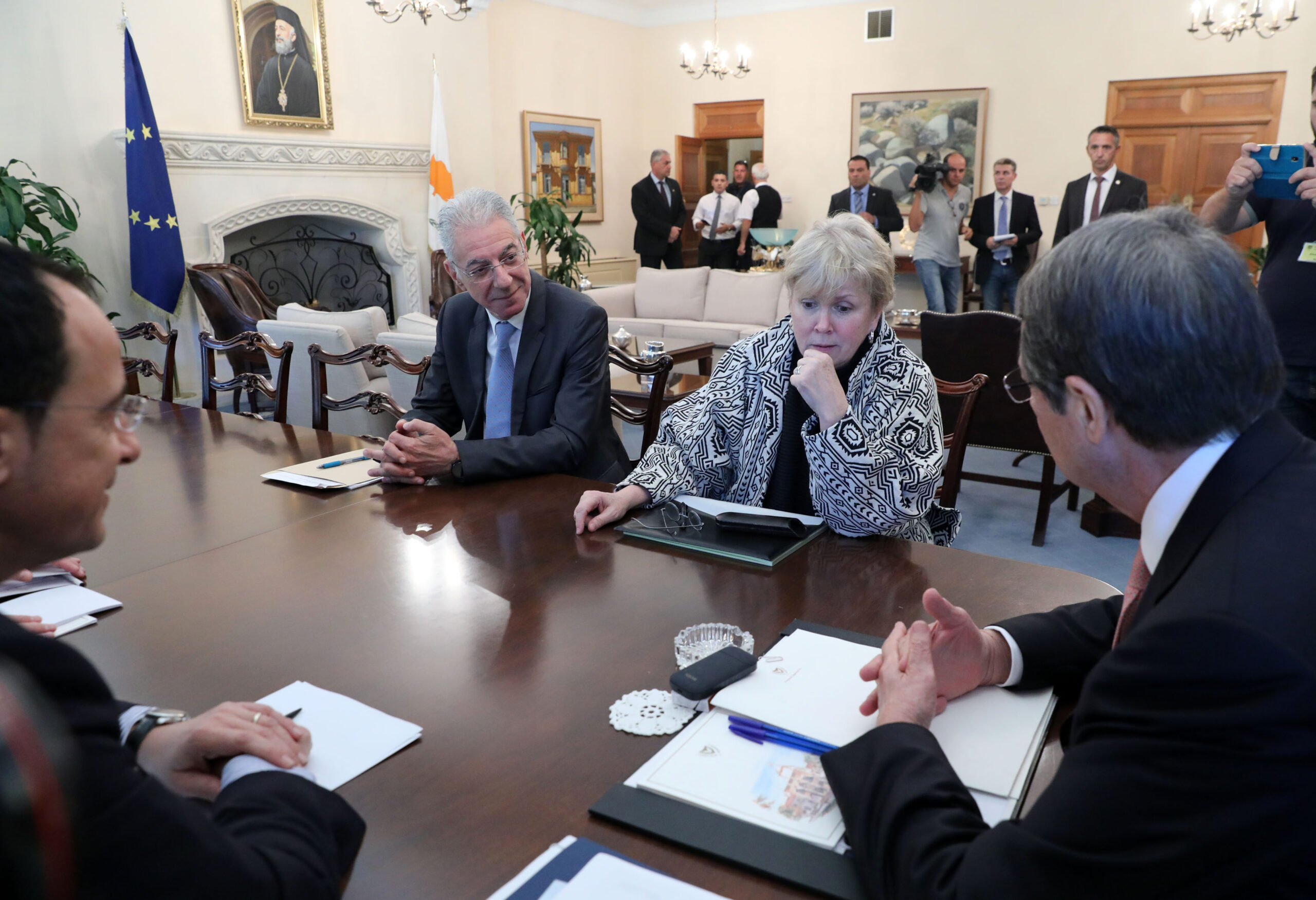 &Alpha;&Nu;&Alpha;&Sigma;&Tau;&Alpha;&Sigma;&Iota;&Alpha;&Delta;&Eta;&Sigma;-&Lambda;&Omicron;&Upsilon;&Tau;