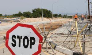 Περιφερειακή σύσκεψη για την διάνοιξη του οδοφράγματος Κοκκίνων