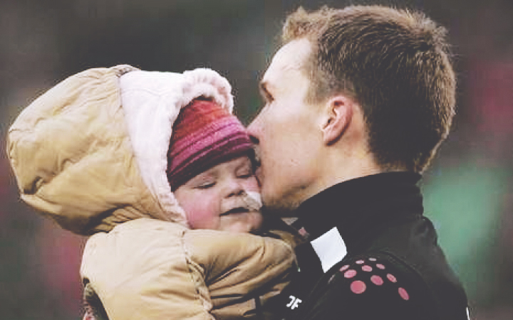 &Omicron; &Rho;&Omicron;&Mu;&Pi;&Epsilon;&Rho;&Tau; &Epsilon;&Nu;&Kappa;&Epsilon; &Mu;&Epsilon; &Tau;&Eta;&Nu; &Kappa;&Omicron;&Rho;&Eta; &Tau;&Omicron;&Upsilon;