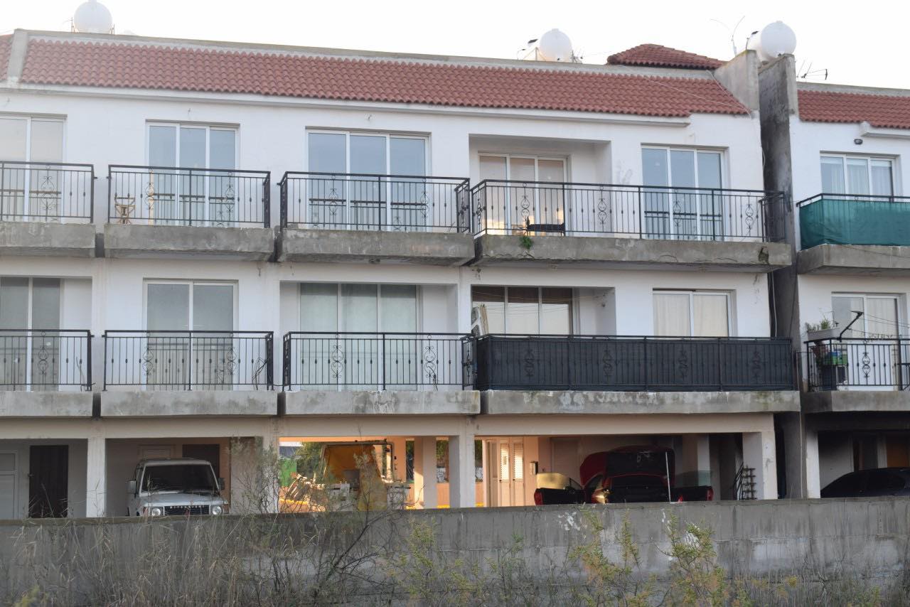 &epsilon;&mu;&pi;&rho;&eta;&sigma;&mu;ό&sigmaf; &pi;&alpha;&rho;&alpha;&lambda;ί&mu;&nu;&iota;