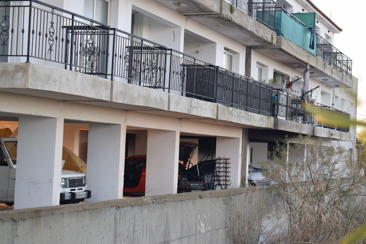 &epsilon;&mu;&pi;&rho;&eta;&sigma;&mu;ό&sigmaf; &pi;&alpha;&rho;&alpha;&lambda;ί&mu;&nu;&iota;