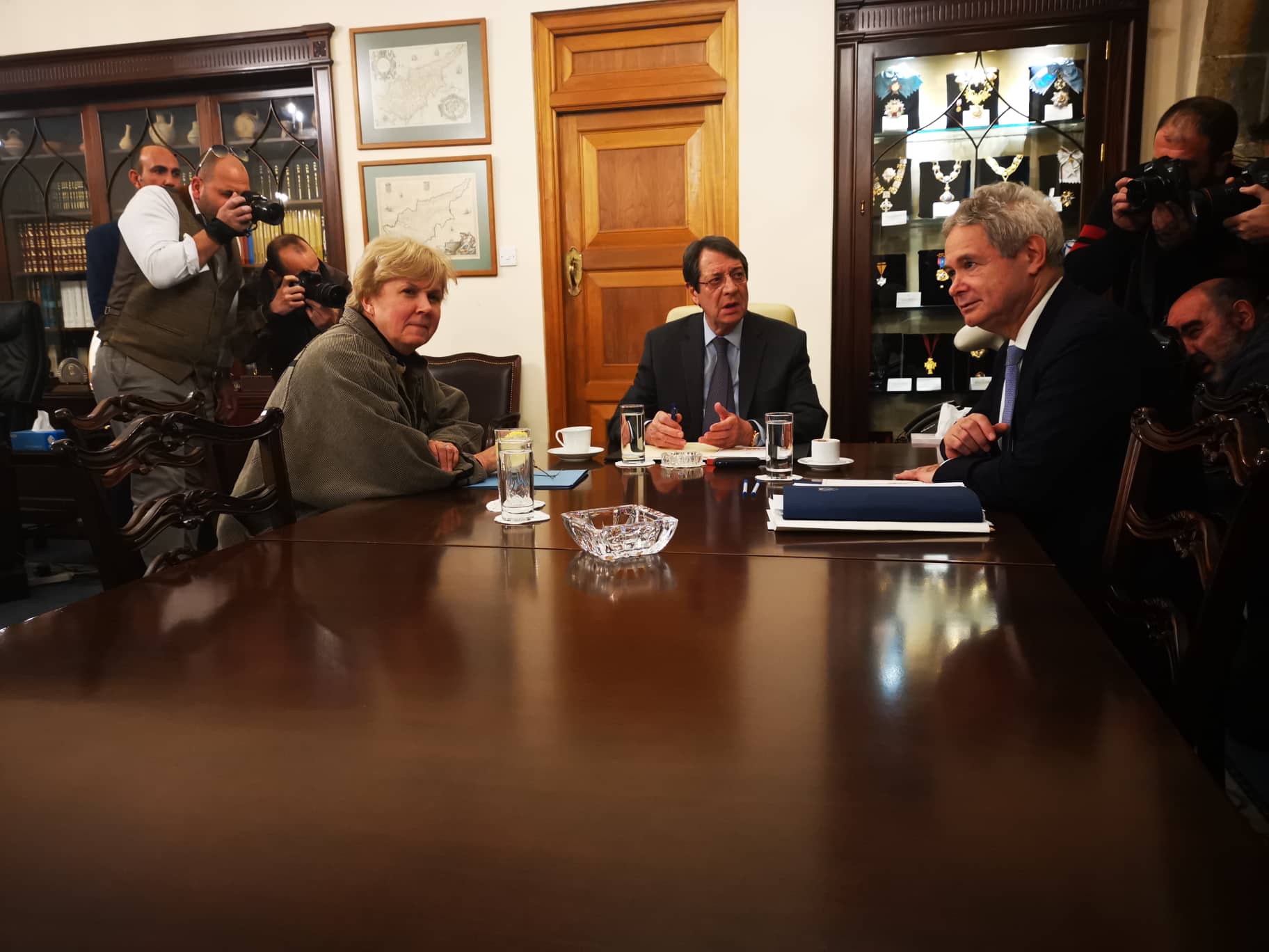 &lambda;&omicron;&upsilon;&tau; &alpha;&nu;&alpha;&sigma;&tau;&alpha;&sigma;&iota;&alpha;&delta;&eta;&sigmaf; 2