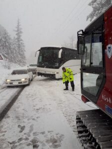 Ομίχλη και παγετός επικρατεί στην περιοχή του χιονισμένου Τροόδους (BINTEO)