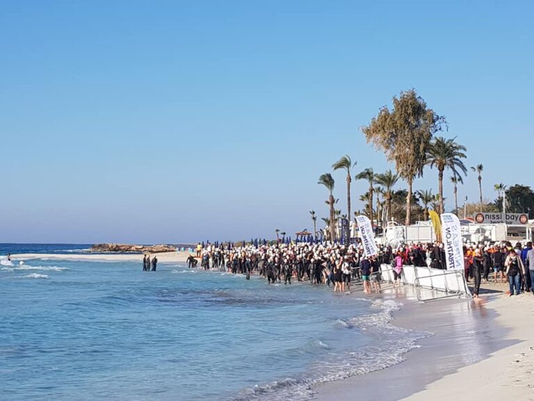 Ξεπέρασαν κάθε ρεκόρ οι συμμετοχές στο "Ayia Napa Triathlon 2019" (BINTEO)