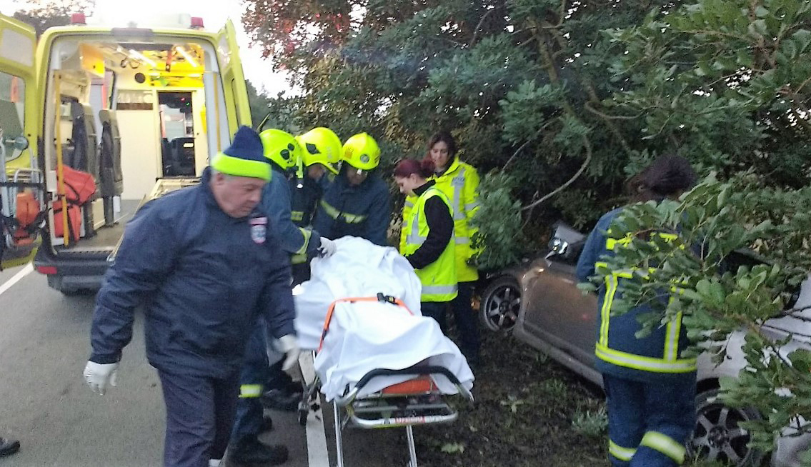 Στις φλόγες τυλίχθηκε όχημα της ΑΤΗΚ μετά από τροχαίο ατύχημα