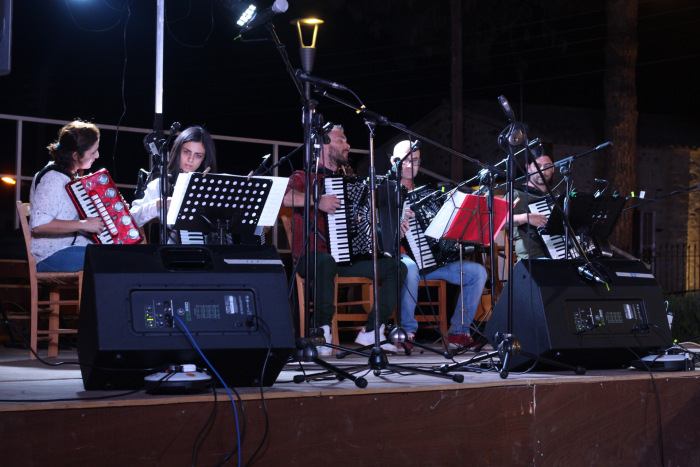 &Phi;&Epsilon;&Sigma;&Tau;&Iota;&Beta;&Alpha;&Lambda; &Alpha;&Kappa;&Omicron;&Rho;&Nu;&Tau;&Epsilon;&Omicron;&Nu;