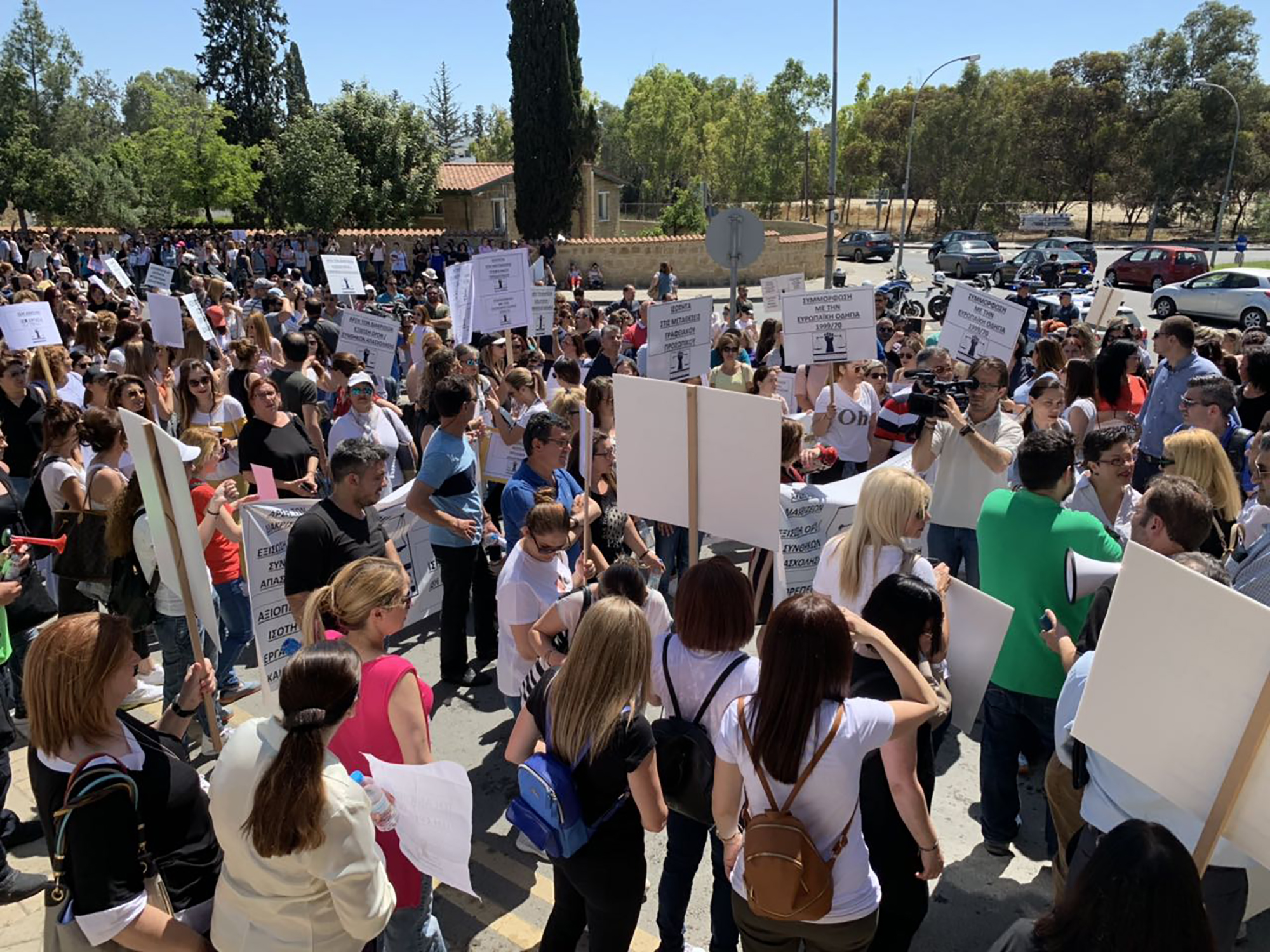 Σε επ' αόριστον απεργία οι εργοδοτούμενοι ορισμένου και αορίστου χρόνου 