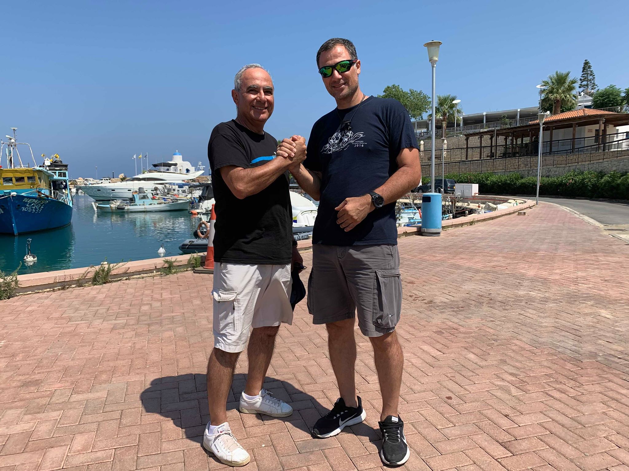 δύτες που βρήκαν το αρχαίο ναυάγιο στον Πρωταρά