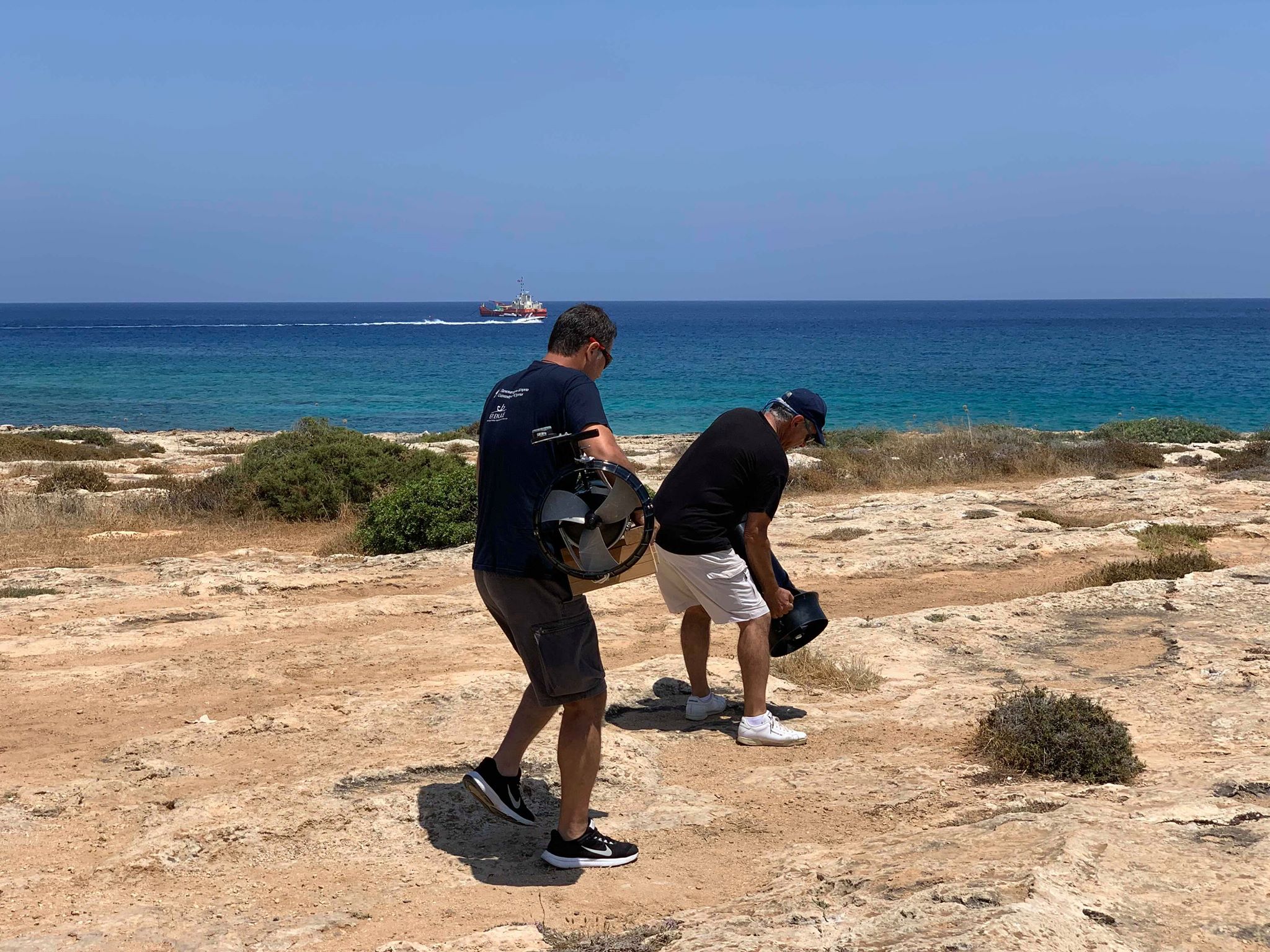 δύτες που βρήκαν το αρχαίο ναυάγιο στον Πρωταρά