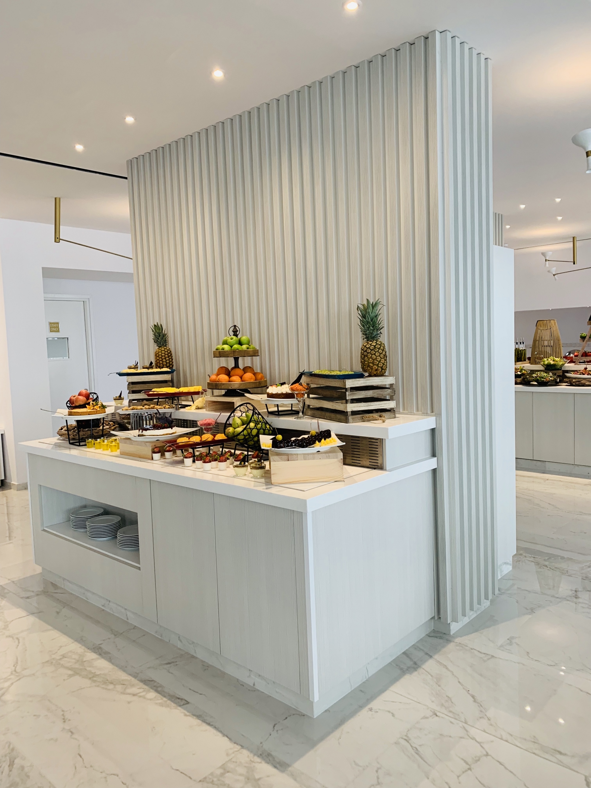 &Kappa;&alpha;&iota; &epsilon;ά&nu; &pi;&epsilon;&theta;&upsilon;&mu;ή&sigma;&alpha;&tau;&epsilon; &gamma;&epsilon;ύ&sigma;&epsilon;&iota;&sigmaf; &alpha;&pi;ό &Epsilon;&lambda;&lambda;ά&delta;&alpha; &tau;ό&tau;&epsilon; &eta; &epsilon;&pi;&iota;&lambda;&omicron;&gamma;ή &epsilon;ί&nu;&alpha;&iota; &xi;&epsilon;&kappa;ά&theta;&alpha;&rho;&eta; &alpha;&phi;&omicron;ύ &mu;&pi;&omicron;&rho;&epsilon;ί&tau;&epsilon; &alpha;&pi;&lambda;ά &nu;&alpha; &epsilon;&pi;&iota;&sigma;&kappa;&epsilon;&phi;&theta;&epsilon;ί&tau;&epsilon;&nbsp;&tau;&omicron; Meze by Elliniko. &Phi;&upsilon;&sigma;&iota;&kappa;ά &upsilon;&pi;ά&rho;&chi;&epsilon;&iota; &kappa;&alpha;&iota; &tau;&omicron; &epsilon;&sigma;&tau;&iota;&alpha;&tau;ό&rho;&iota;&omicron; Palletes &pi;&omicron;&upsilon; &theta;&alpha; &alpha;&pi;&omicron;&lambda;&alpha;ύ&sigma;&epsilon;&tau;&epsilon; &tau;&omicron; &Pi;&Rho;&Omicron;&Gamma;&Epsilon;&Upsilon;&Mu;&Alpha; &sigma;&alpha;&sigmaf;&nbsp;(&delta;&epsilon;ί&tau;&epsilon; &tau;&iota;&sigmaf; &phi;&omega;&tau;&omicron;&gamma;&rho;&alpha;&phi;ί&epsilon;&sigmaf; &pi;&omicron;&upsilon; &alpha;&kappa;&omicron;&lambda;&omicron;&upsilon;&theta;&omicron;ύ&nu; &gamma;&iota;&alpha; &nu;&alpha; &kappa;&alpha;&tau;&alpha;&lambda;ά&beta;&epsilon;&tau;&epsilon; &gamma;&iota;&alpha;&tau;ί &tau;&omicron; &pi;&rho;ό&gamma;&epsilon;&upsilon;&mu;&alpha; &epsilon;ί&nu;&alpha;&iota; &kappa;&epsilon;&phi;&alpha;&lambda;&alpha;ί&alpha;)