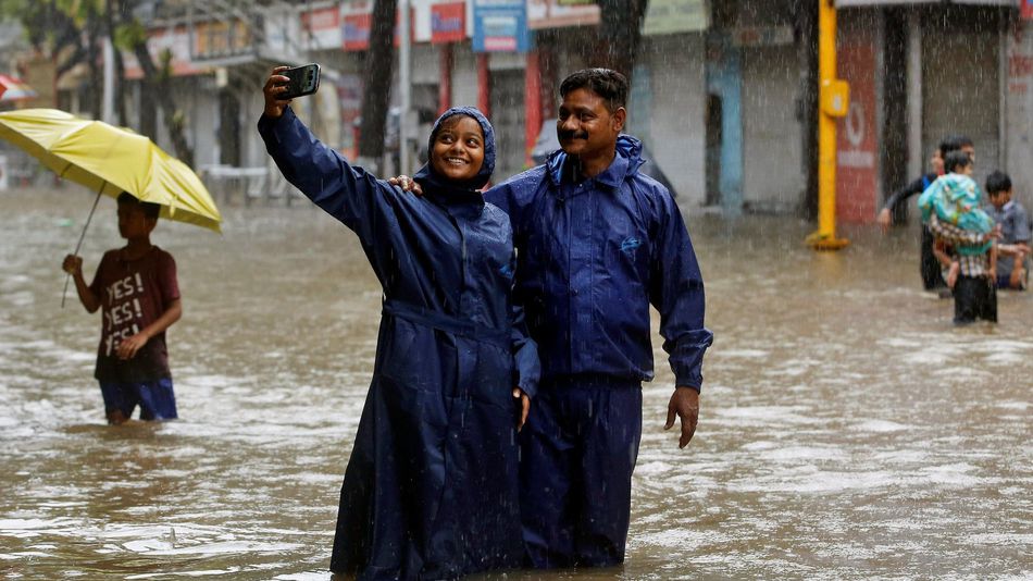 DISASTER SELFIE