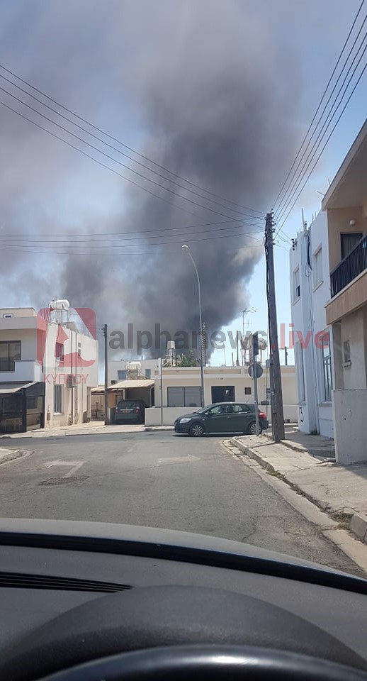 &phi;&omega;&tau;&iota;ά &sigma;&tau;&omicron; &pi;&alpha;&rho;&alpha;&lambda;ί&mu;&nu;&iota;