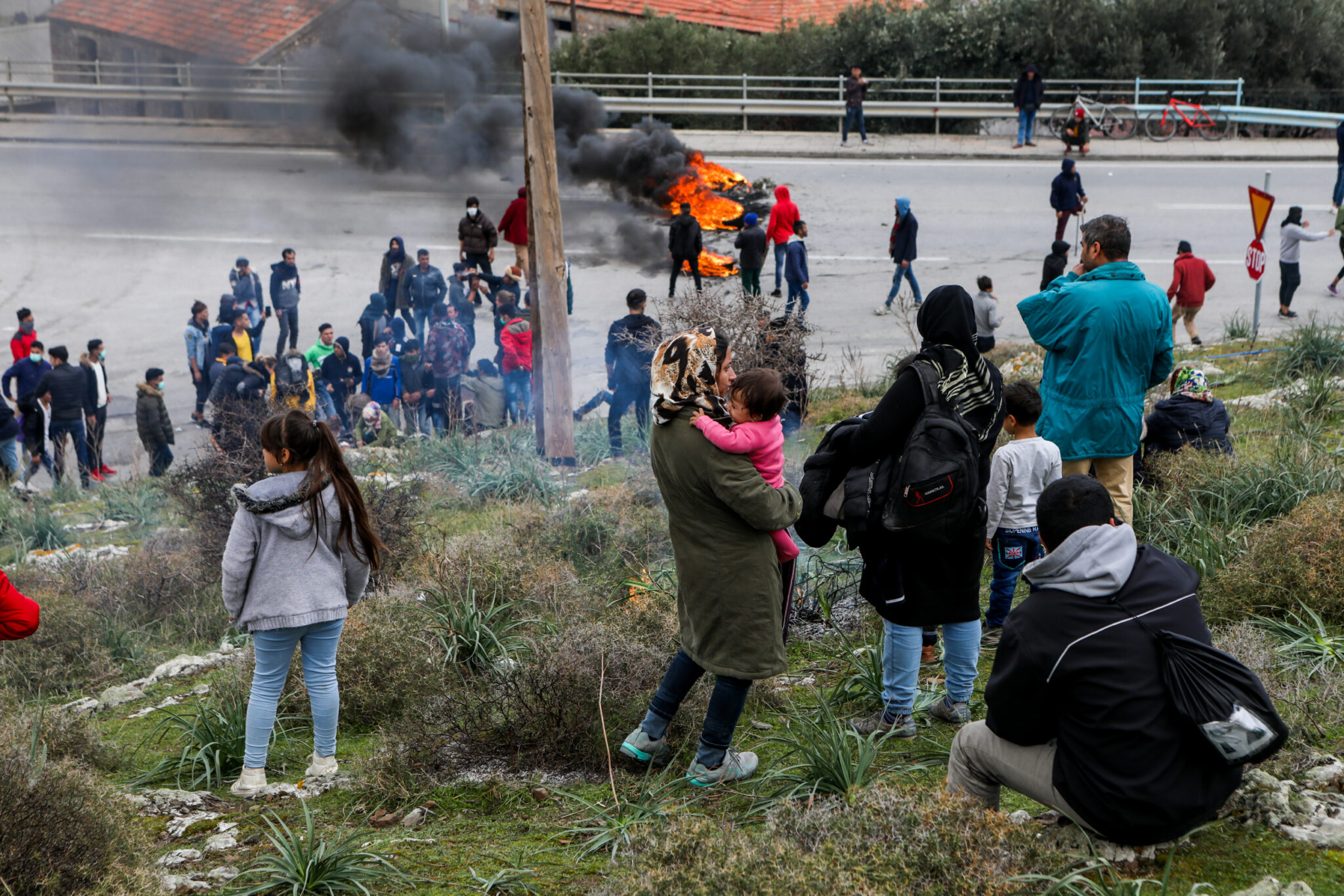 Κοριτσάκι ξεψύχησε μετά τη μεγάλη φωτιά που ξέσπασε στη Μόρια