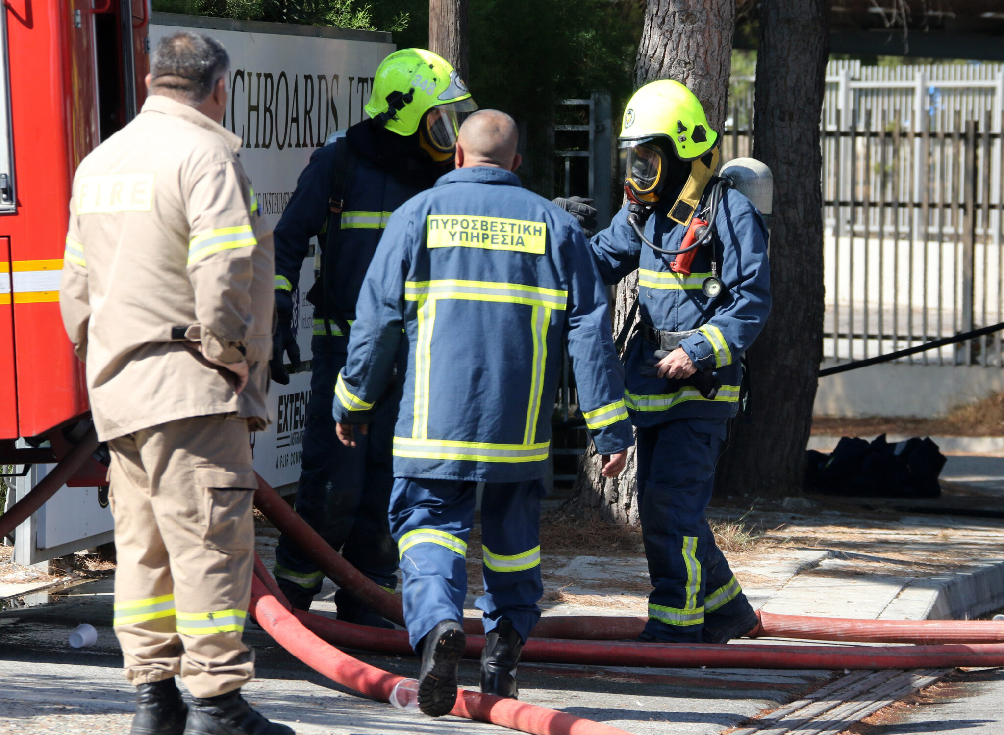 Έβαλαν φωτιά σε αποθήκη φύλαξης αυτοκινήτων στη βιομηχανική περιοχή Αραδίππου