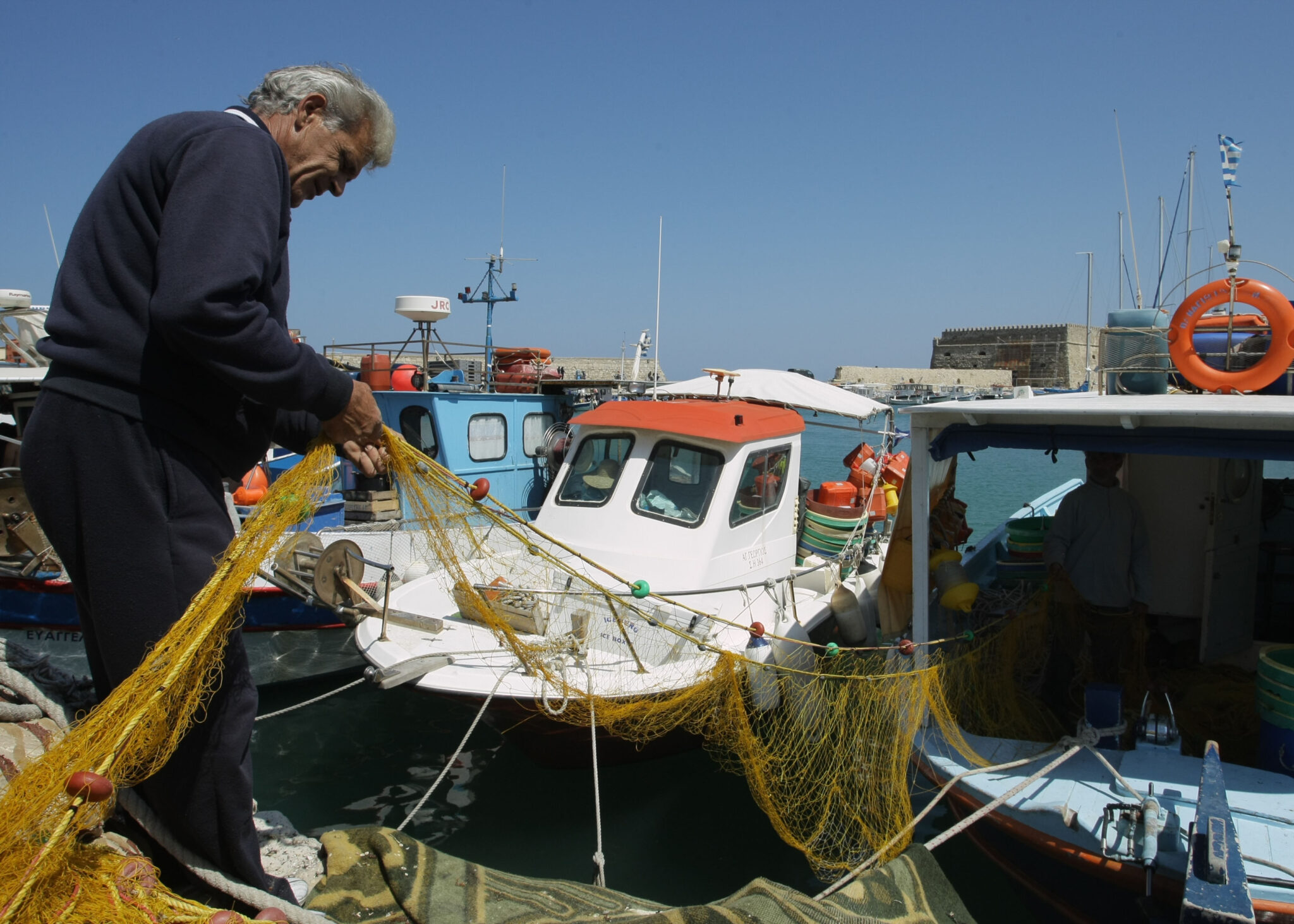 Ζητούν άρση της απαγόρευσης μετακίνησης για ψάρεμα στους υδατοφράκτες