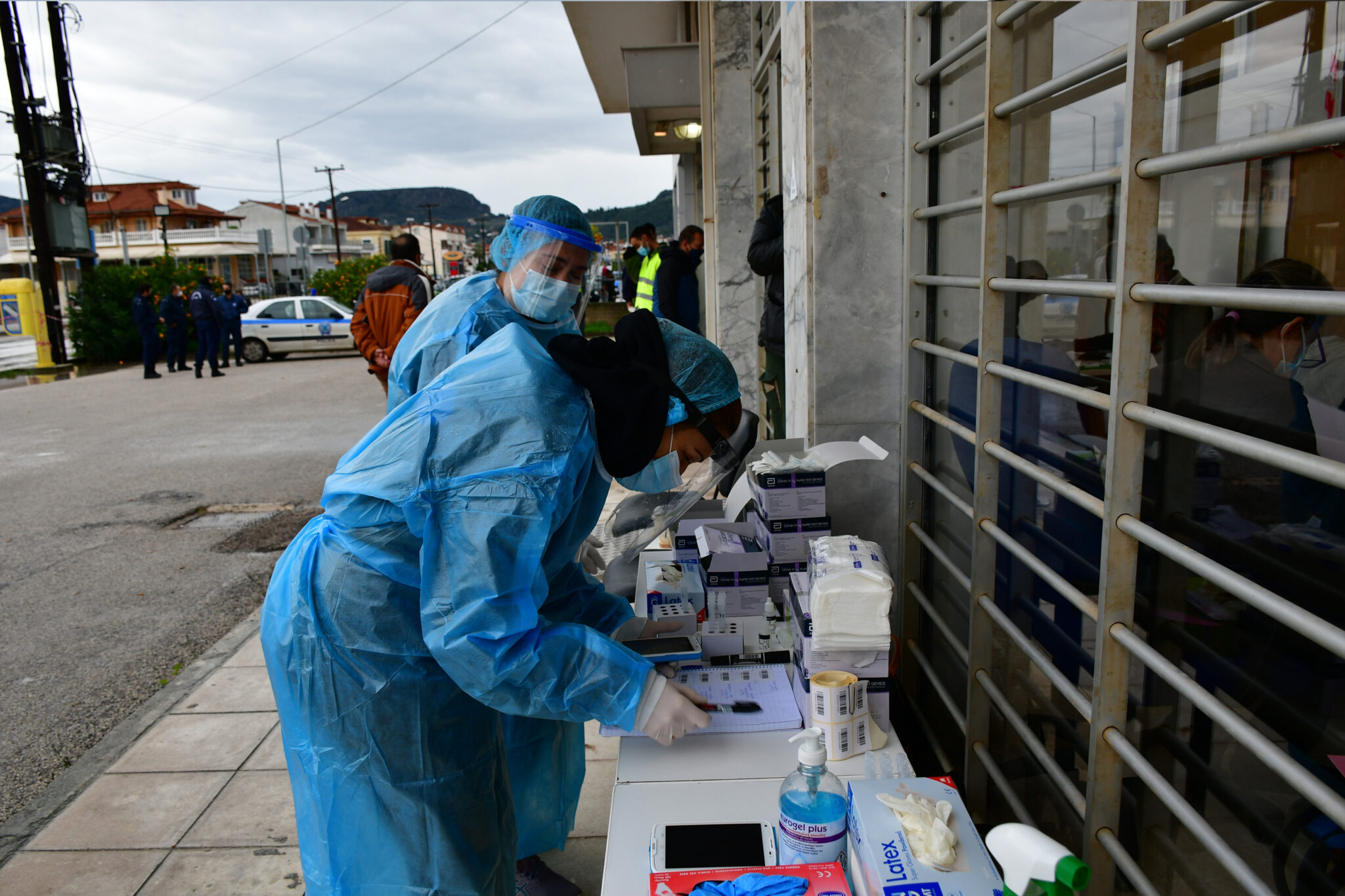 Πάνω από 300 οι διασωληνωμένοι ασθενείς στις ΜΕΘ