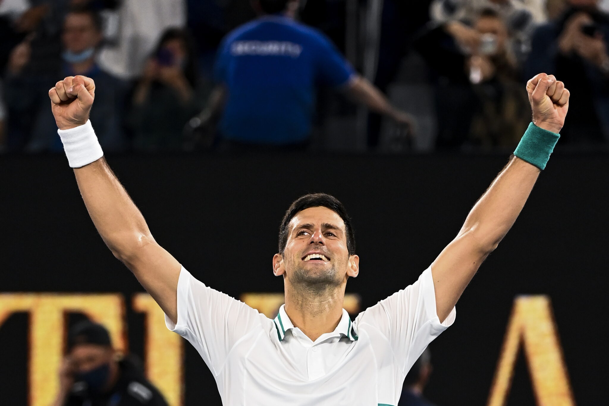 «Πάτησε» τον Μεντβέτεβ και κατέκτησε το Australian Open ο Τζόκοβιτς (ΒΙΝΤΕΟ)