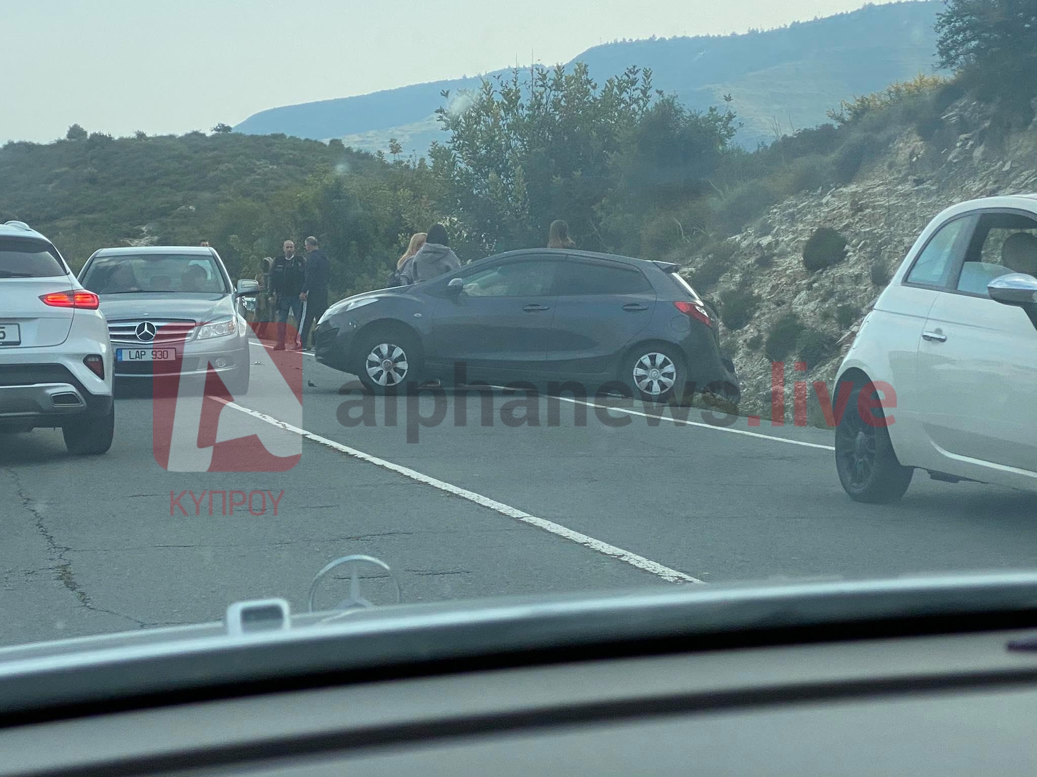 ΦΩΤΟ: Στο νοσοκομείο τέσσερα πρόσωπα μετά από τροχαίο στη Λεμεσό