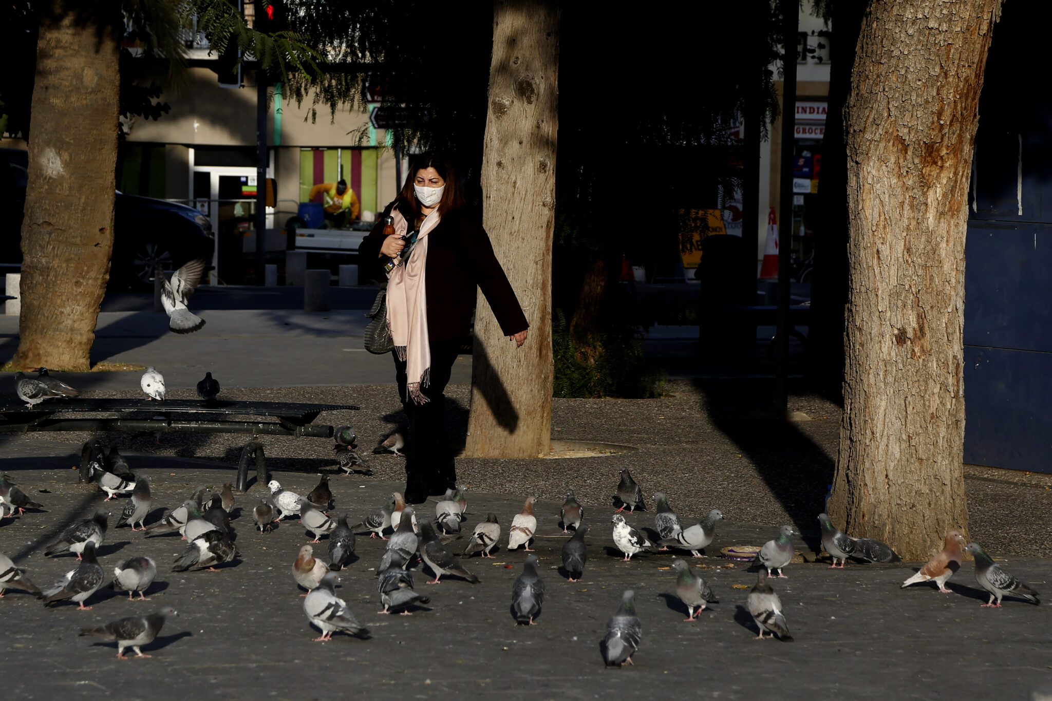 Το βρετανικό στέλεχος δεν προκαλεί πιο βαριά νόσο, καθησυχάζουν δύο μελέτες