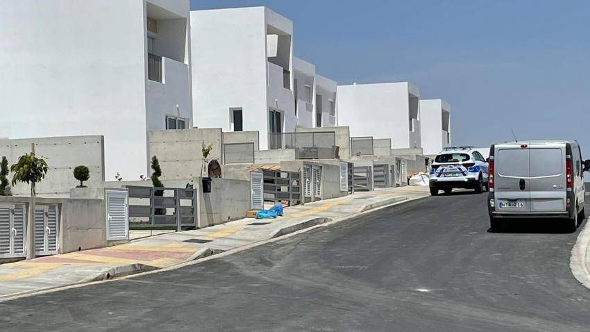 &alpha;&pi;ό&pi;&epsilon;&iota;&rho;&alpha; &phi;ό&nu;&omicron;&upsilon; &lambda;&epsilon;&mu;&epsilon;&sigma;ό&sigmaf;