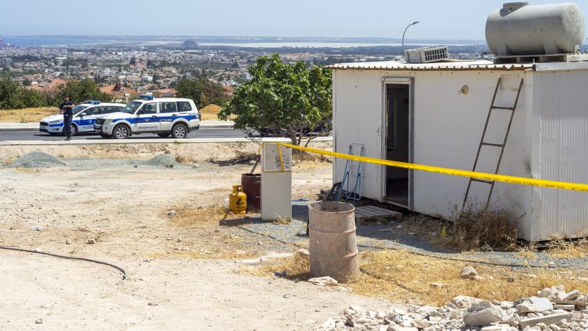 &alpha;&pi;ό&pi;&epsilon;&iota;&rho;&alpha; &phi;ό&nu;&omicron;&upsilon; &lambda;&epsilon;&mu;&epsilon;&sigma;ό&sigmaf;