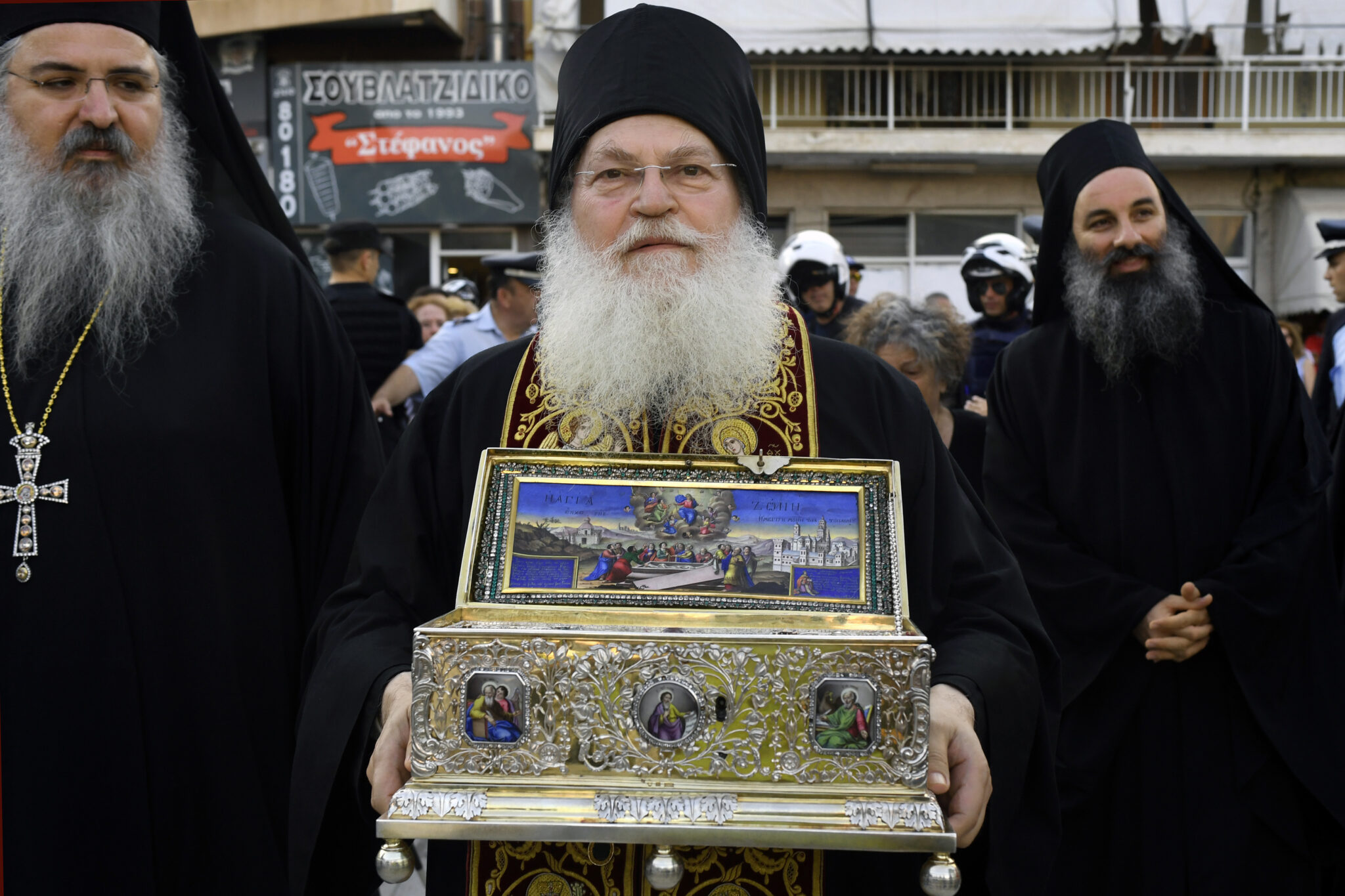 Στην ΜΕΘ του Ευαγγελισμού εξακολουθεί να νοσηλεύεται ο Ηγούμενος Εφραίμ