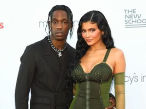 Ξανά έγκυος η Kylie Jenner και μόλις το ανακοίνωσε και επίσημα με ένα βίντεο