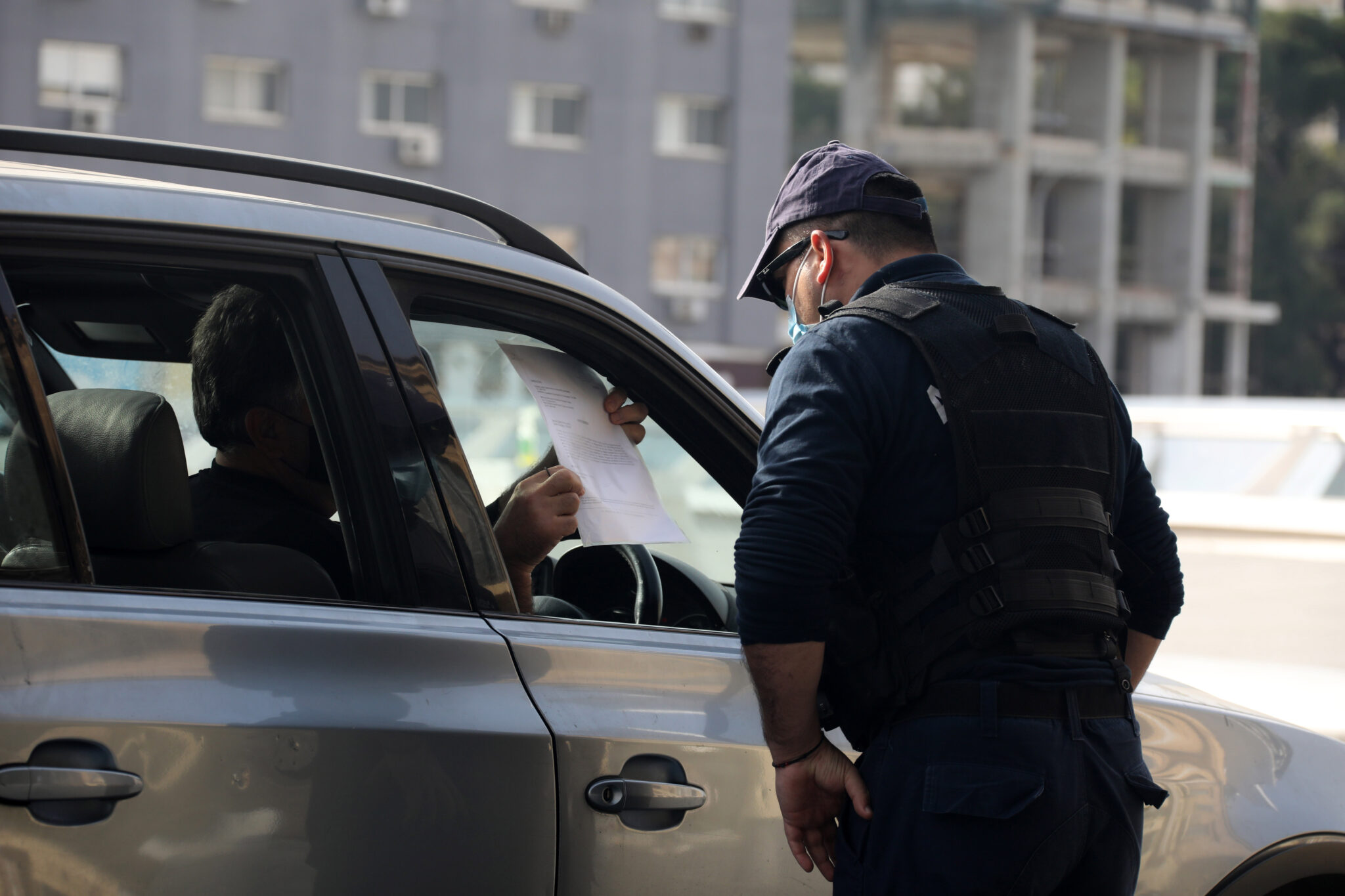 Έχουν δικαίωμα οι πολίτες να μην πληρώσουν τα κορωνο-πρόστιμα; (ΒΙΝΤΕΟ)