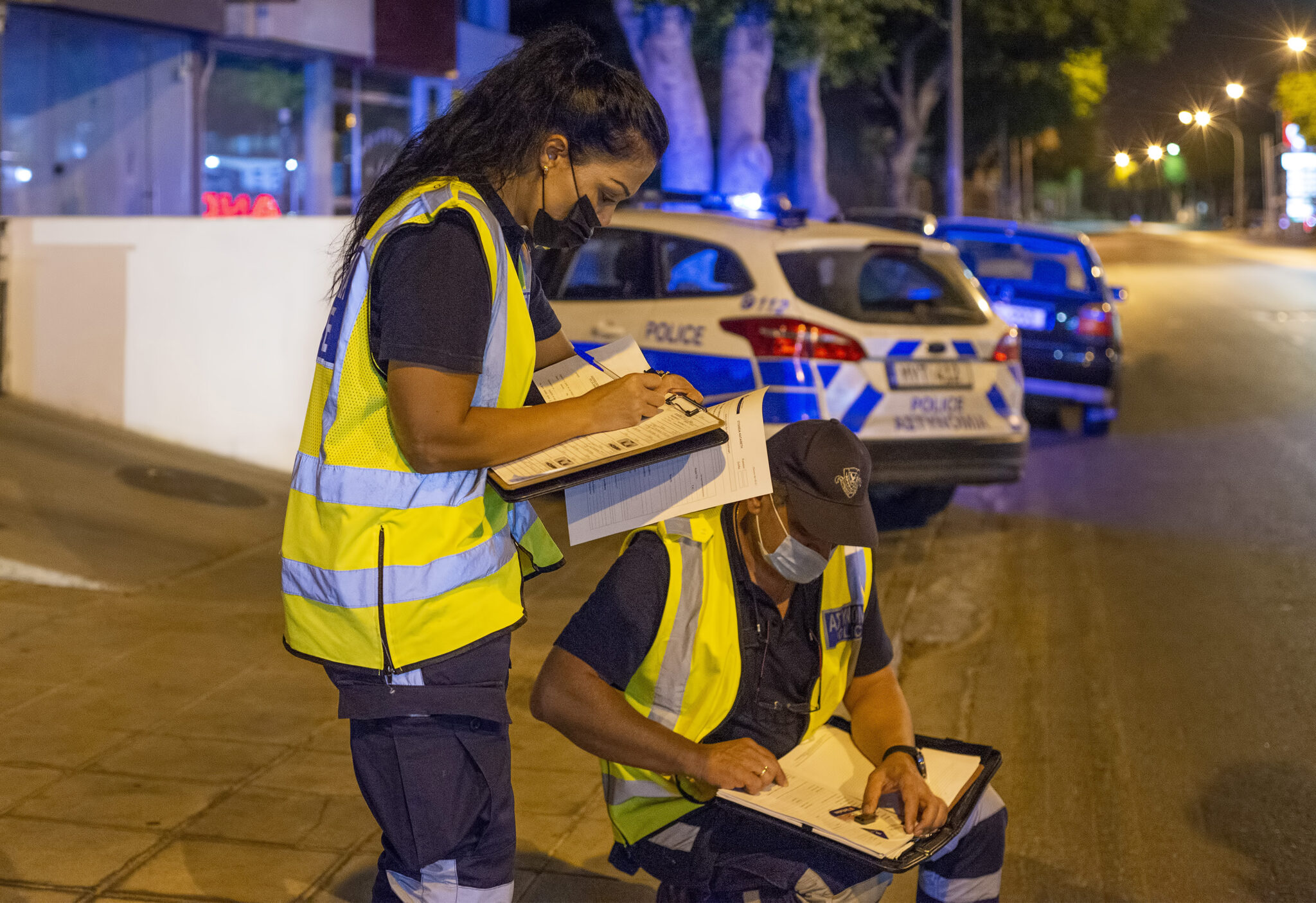 Βρυσούλες: Μεθυσμένος 38χρονος οδηγός προσέκρουσε σε σταθμευμένα οχήματα