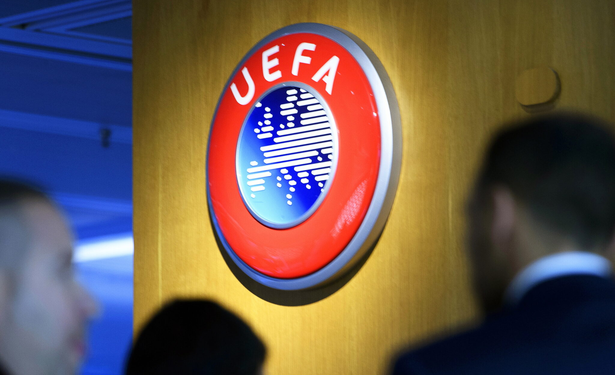 UEFA: Δικαίωμα 2 νέων παικτών στην ευρωπαϊκή λίστα αν έπαιζαν σε Ρωσία-Ουκρανία