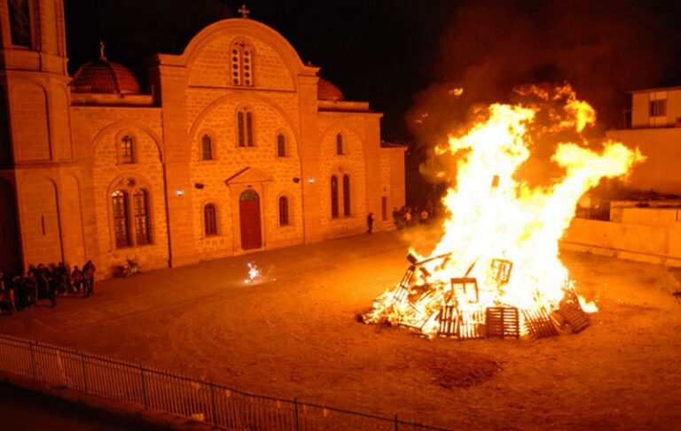 Θέλει να βάλει νομική τάξη ο Αρχηγός της Αστυνομίας στο "έθιμο" των λαμπρατζιών