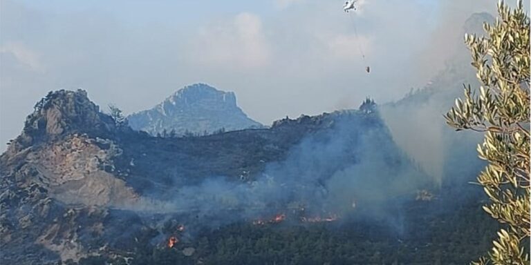 Μέσω ΟΗΕ ζήτησαν βοήθεια τα κατεχόμενα για τη μεγάλη πυρκαγιά στην Καντάρα (VID)