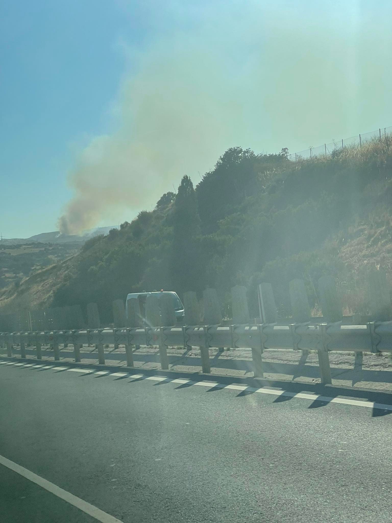 Κοινοτάρχης Καλαβασού: Καθαρότερη η ατμόσφαιρα μετά την πυρκαγιά στο Πεντάκωμο