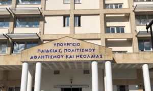 "Αδιανόητο το ΑΚΕΛ να επιχειρεί με νομοθετική ρύθμιση να διορίσει καθηγητές"