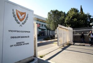 ΥΠΕΞ: Καταδικάζει τις προσαρτήσεις από Ρωσία,άκυρα και παράνομα τα δημοψηφίσματα