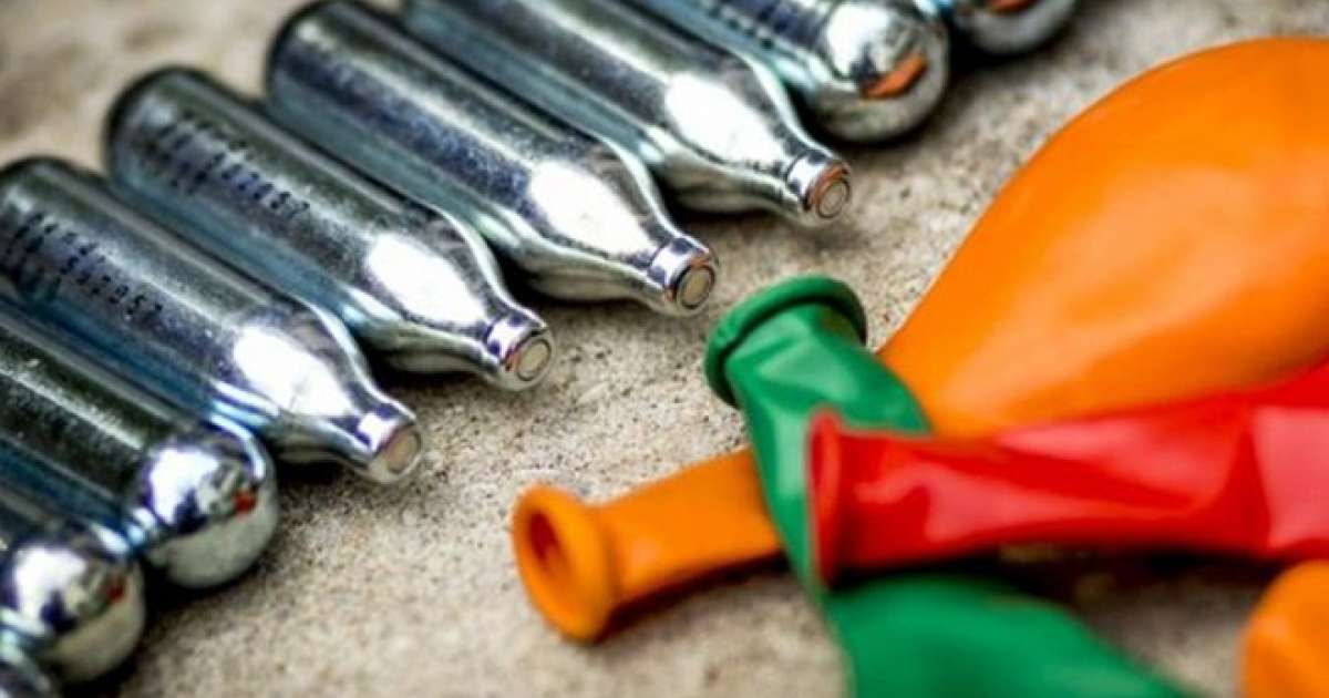 Βρήκαν 272 αμπούλες laughing gas στο γραφείο υπεύθυνου ξενοδοχείου