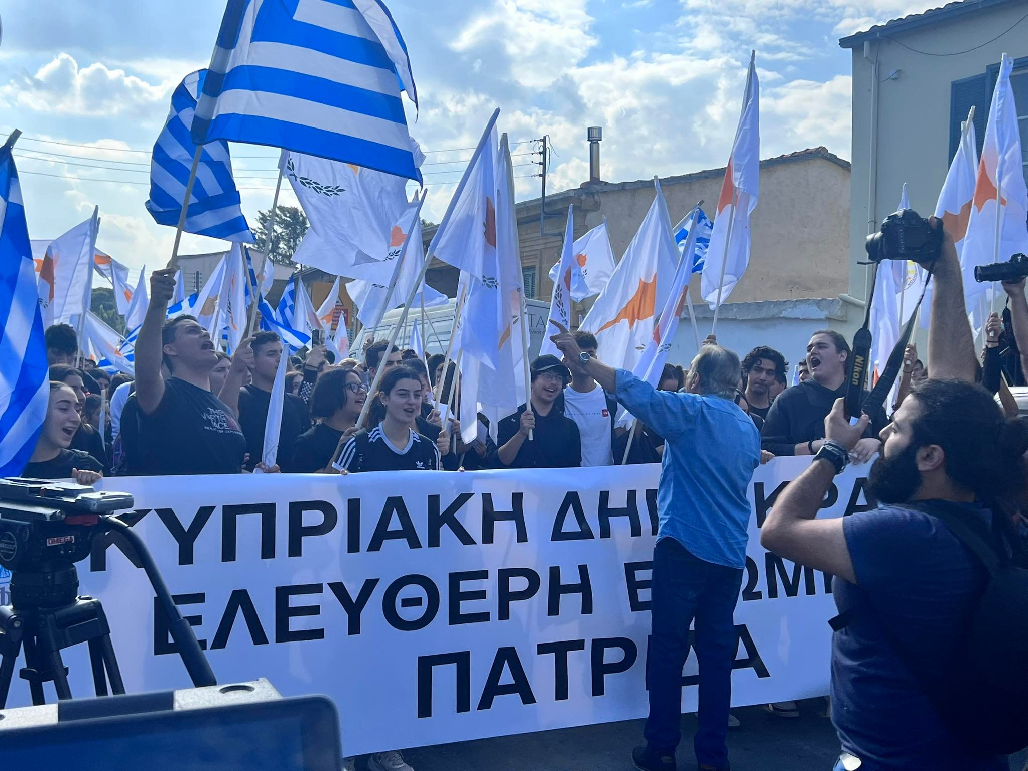 «Λευτεριά, επιστροφή» φώναξαν μαθητές και φοιτητές καταδικάζοντας το ψευδοκράτος