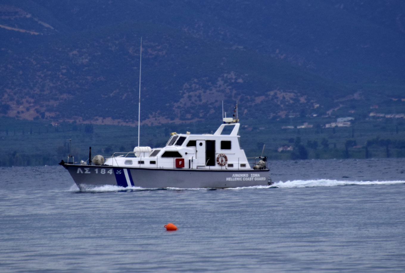 Ελλάδα: Επιχείρηση διάσωσης 500 αλλοδαπών που επιβαίνουν σε ακυβέρνητο σκάφος