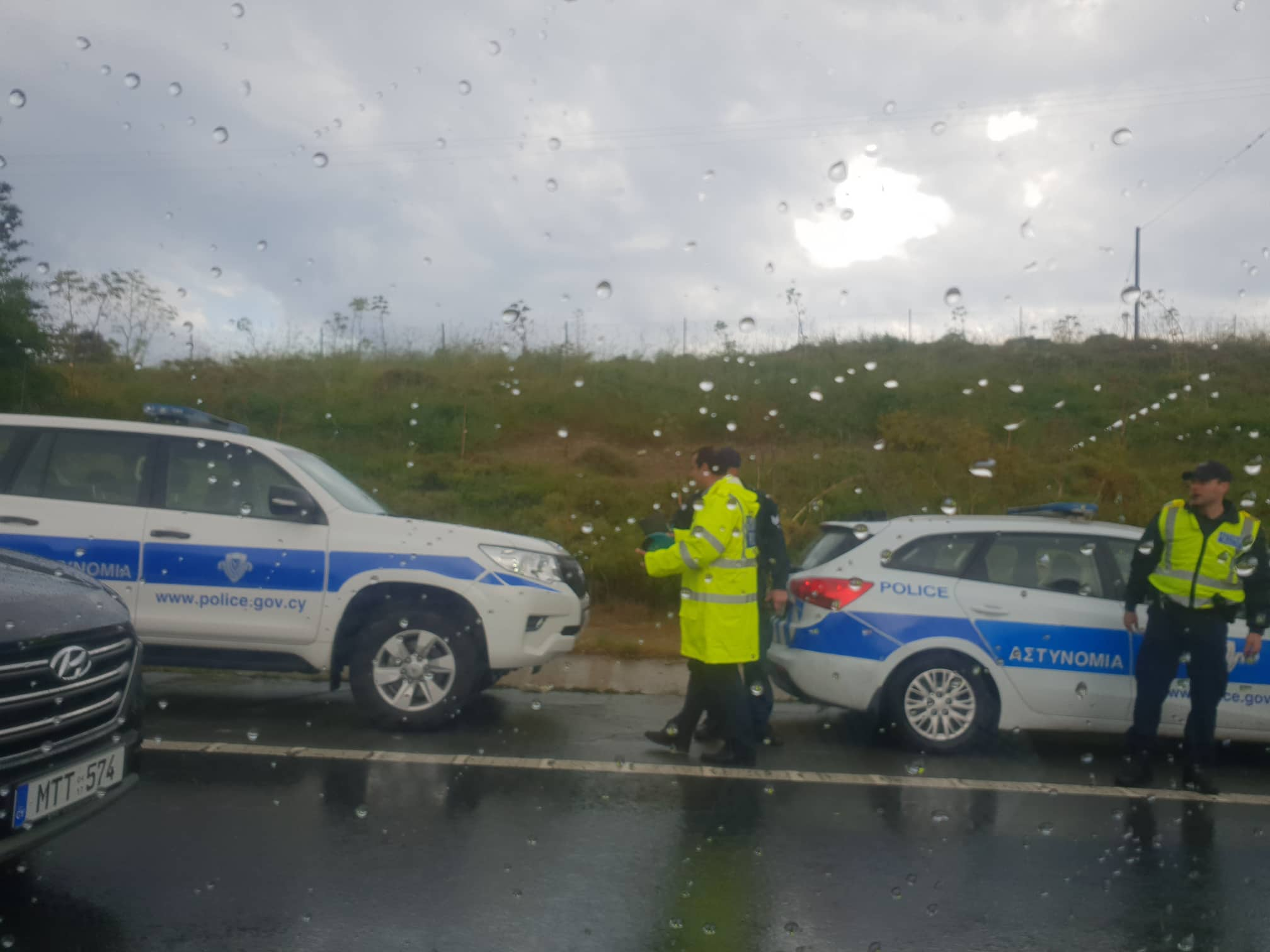 Οδηγοί προσοχή: Έντονη βροχή και χαλαζόπτωση στο highway Λευκωσίας-Λεμεσού