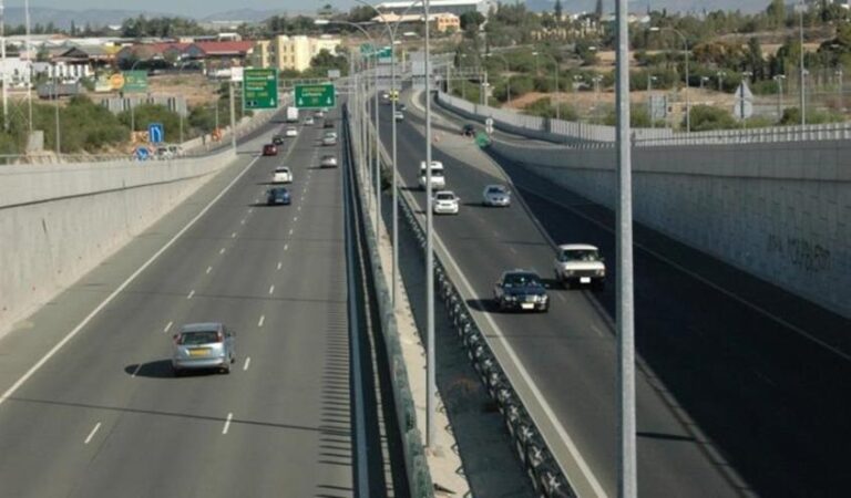 Οδηγοί προσοχή: Πυκνή τροχαία κίνηση στο highway Λευκωσίας-Λεμεσού λόγω τροχαίου