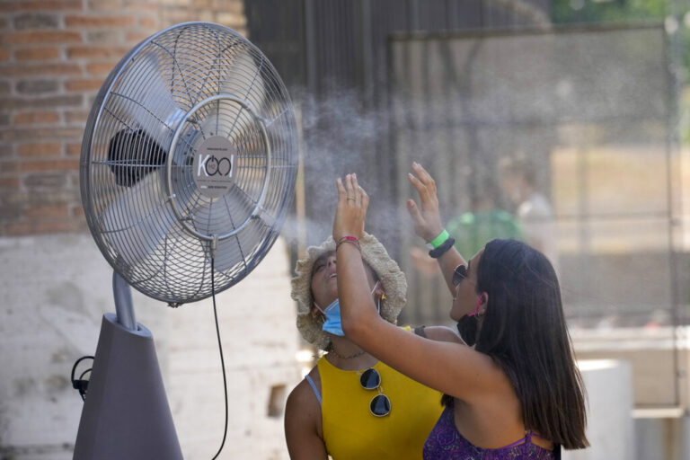 Η ΑΗΚ καλεί τους πολίτες στον κλιματιζόμενο χώρο της για προστασία από τη ζέστη