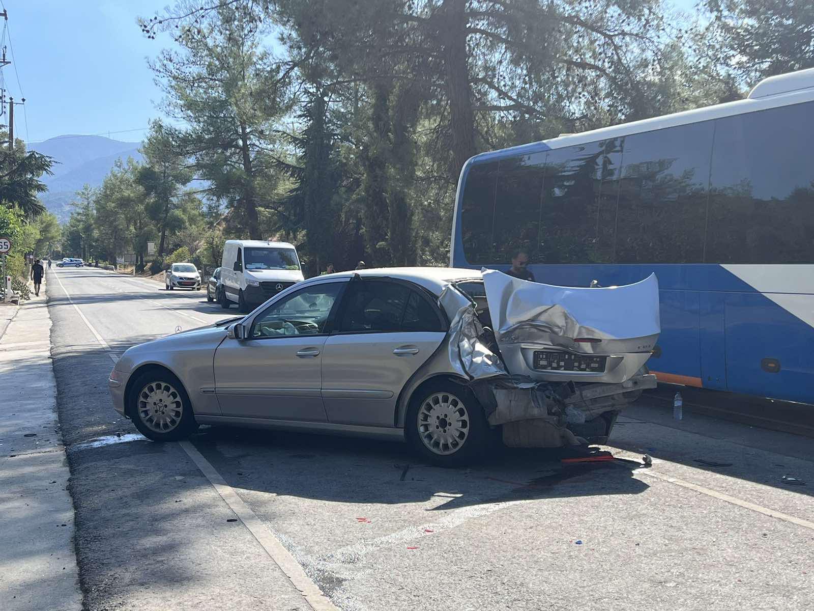 Φωτογραφίες από το ατύχημα με λεωφορείο στον δρόμο Λευκωσίας-Τροόδους