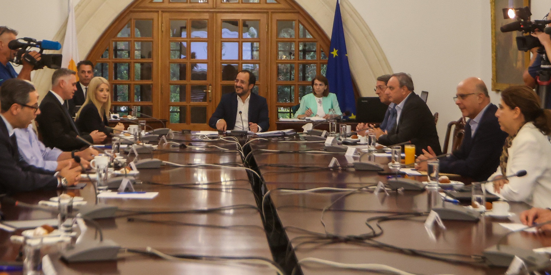 &Epsilon;&theta;&nu;&iota;&kappa;ό &Sigma;&upsilon;&mu;&beta;&omicron;ύ&lambda;&iota;&omicron;