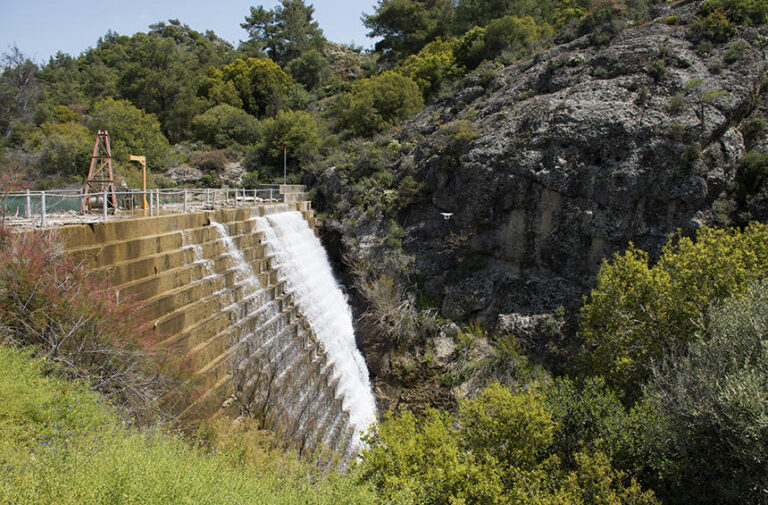 Σηκώνει μανίκια για το ιχθυοτροφείο στην Τριμίκλινη το Υπουργείο Γεωργίας