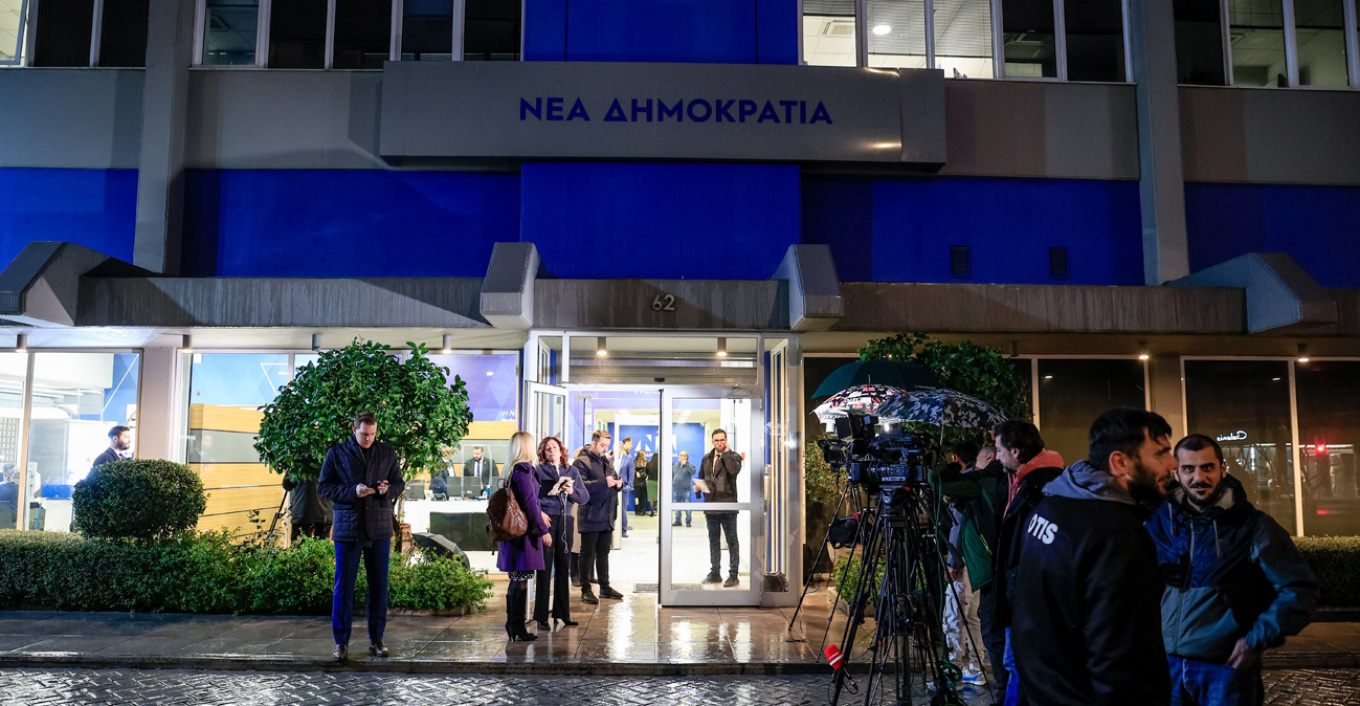 Νέα Δημοκρατία:Οι διάλογοι από το «γαλάζιο» φροντιστήριο για τα ομόφυλα ζευγάρια